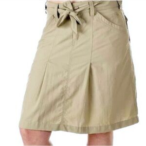 The North Face tan lightweight nylon belted cargo pleated utility skirt 10
